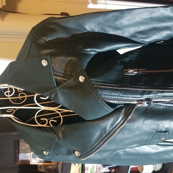 COVERGIRL❣️Blank NYC Green jacket - Picture 5 of 12